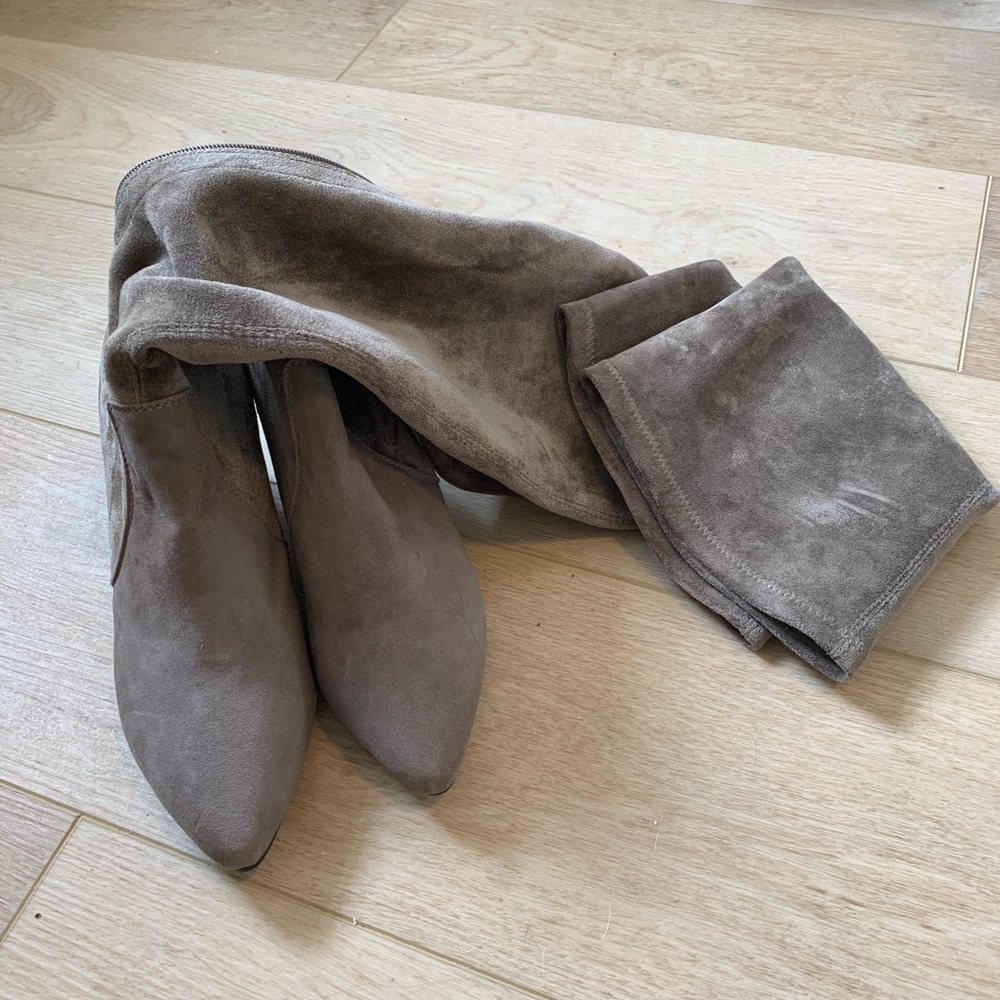 Goodnight Macaroon ‘Carina’ Taupe OTK Boots